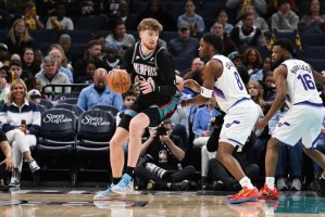 开云体育-贾伦报销无缘战旧主！爵士3人20+仍遭灰熊逆转 孟菲斯8人上双