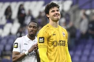 开云体育-镜报：大马丁周薪要20万镑&amp;转会费是拉门斯两倍，因此曼联选后者