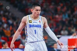 体育平台-孔德昕：陈盈骏末节3记三分&amp;连场20+ 季后赛本土一控没毛病吧