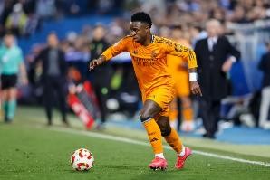 拒绝20倍年薪！马卡：维尼修斯主动向皇马提出，沙特报价已成往事